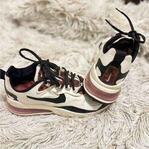 Nike Women's Black and Cream Sneakers